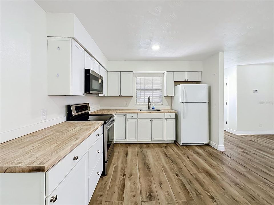For Sale: $209,000 (3 beds, 1 baths, 1498 Square Feet)