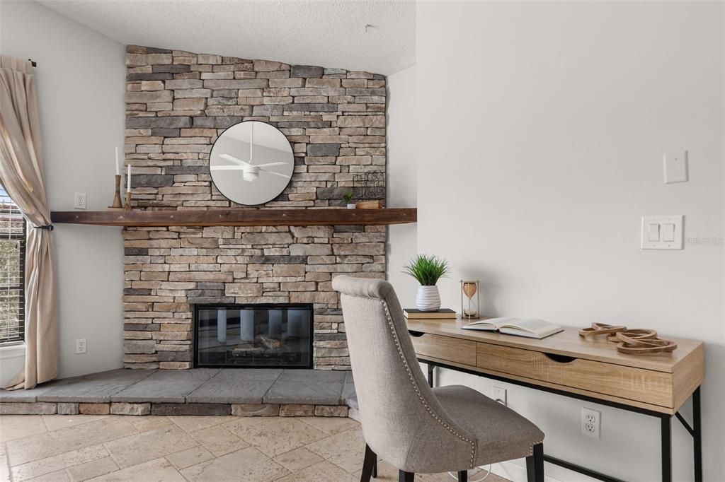 For Sale: $389,000 (2 beds, 2 baths, 1140 Square Feet)
