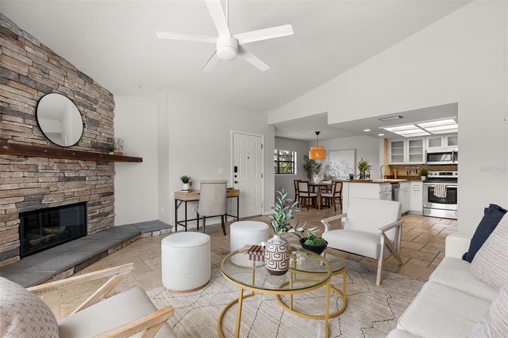 For Sale: $389,000 (2 beds, 2 baths, 1140 Square Feet)