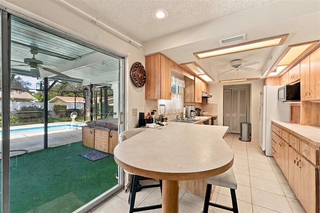 待售: $515,000 (4 贝兹, 2 浴室, 1973 平方英尺)