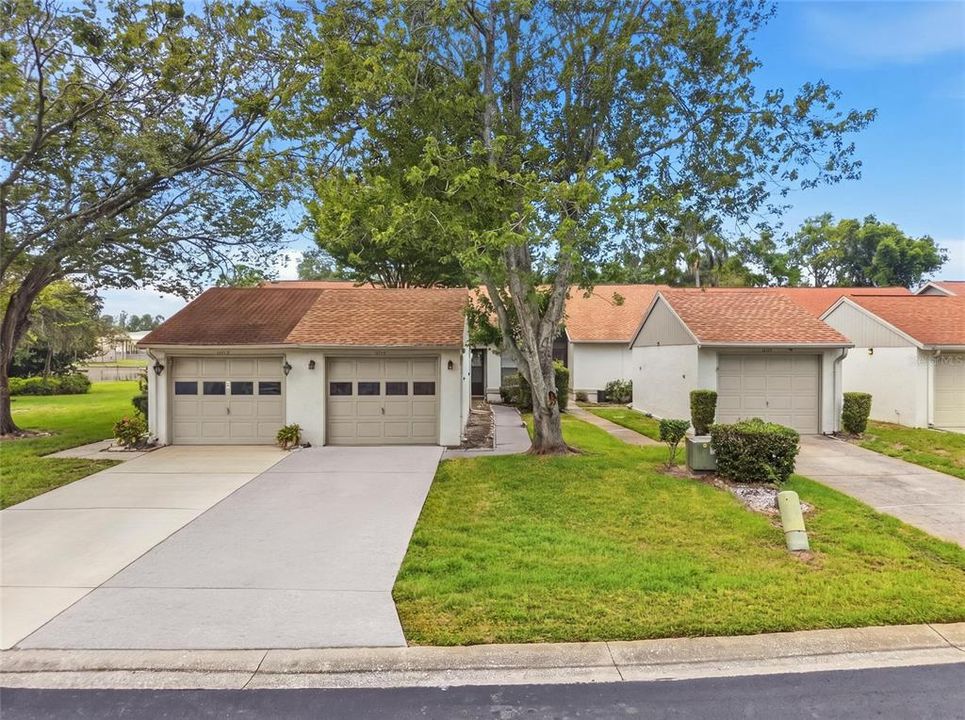 For Sale: $185,900 (2 beds, 2 baths, 996 Square Feet)