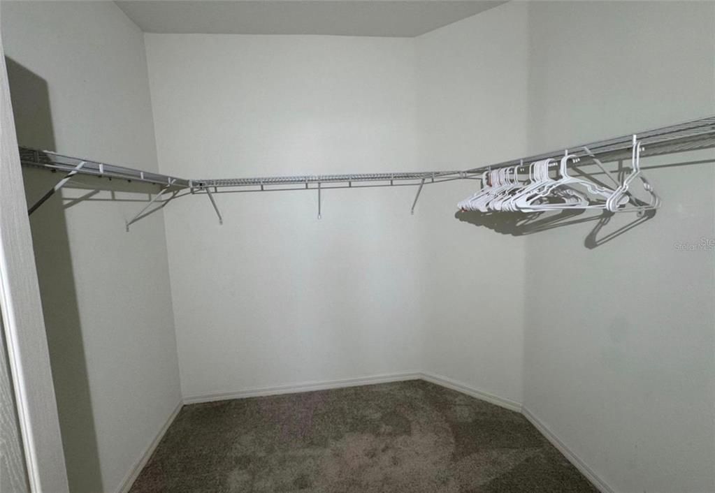 For Sale: $340,000 (4 beds, 2 baths, 1983 Square Feet)
