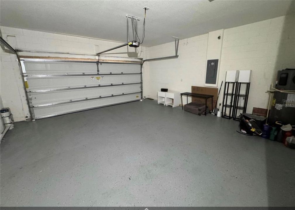 For Sale: $340,000 (4 beds, 2 baths, 1983 Square Feet)