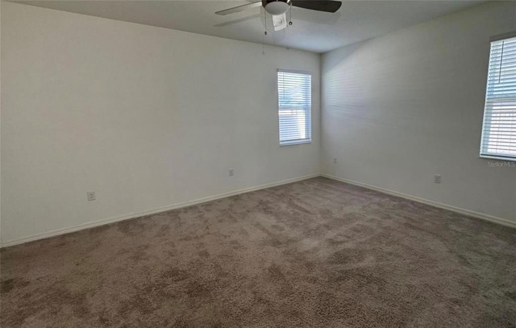 For Sale: $340,000 (4 beds, 2 baths, 1983 Square Feet)