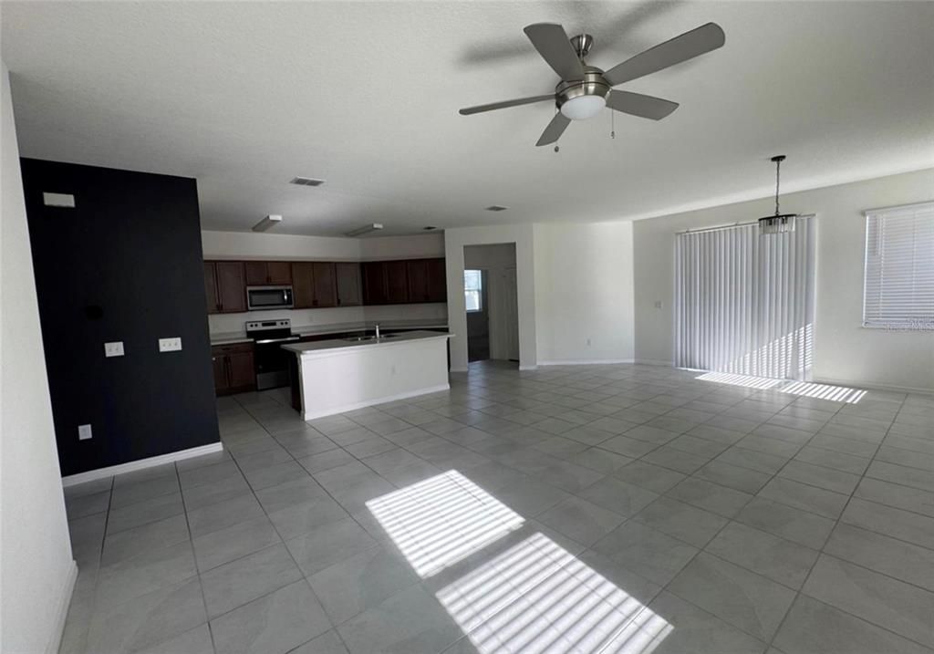 For Sale: $340,000 (4 beds, 2 baths, 1983 Square Feet)