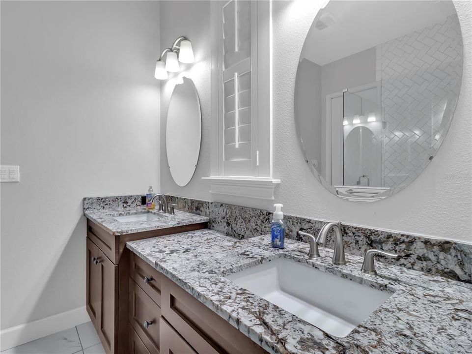 For Sale: $1,700,000 (5 beds, 5 baths, 4967 Square Feet)