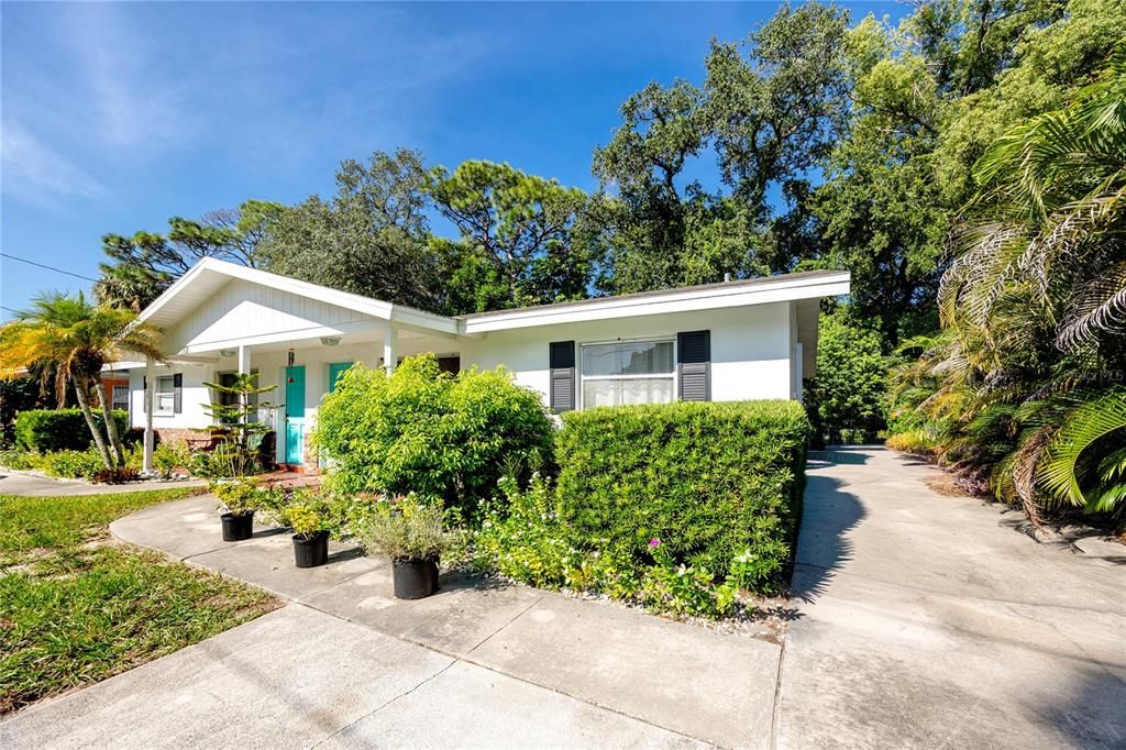 For Sale: $685,000 (5 beds, 0 baths, 1990 Square Feet)