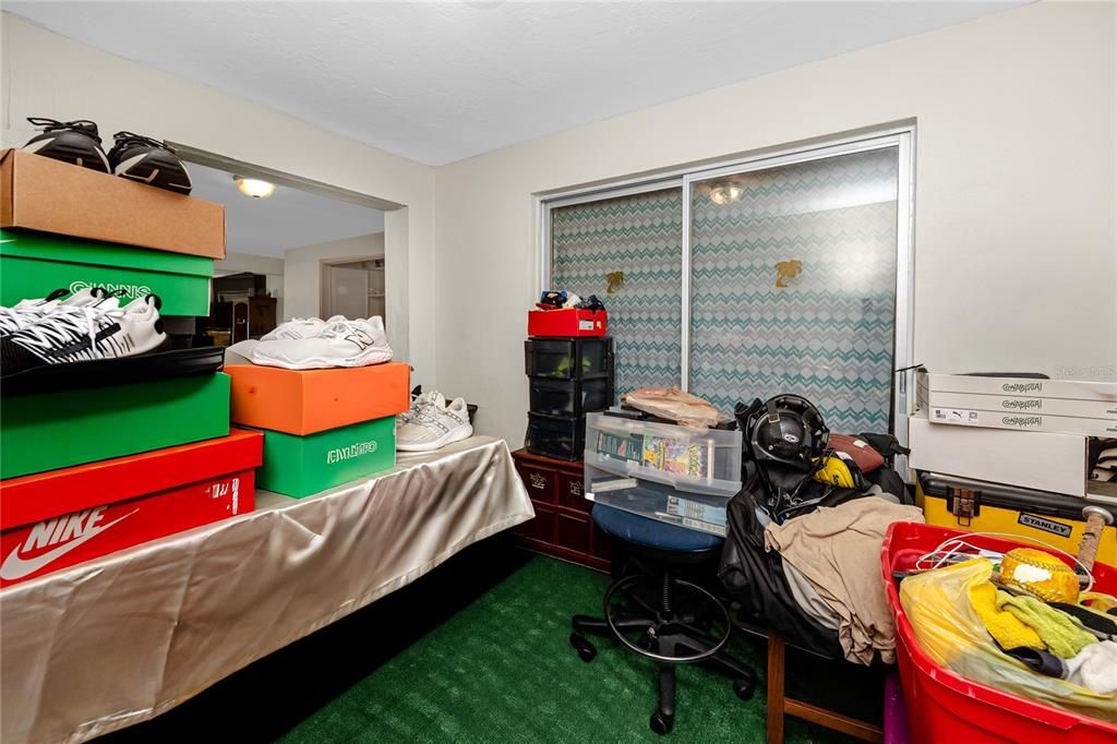 For Sale: $685,000 (5 beds, 0 baths, 1990 Square Feet)