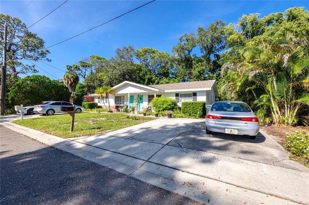 For Sale: $685,000 (5 beds, 0 baths, 1990 Square Feet)