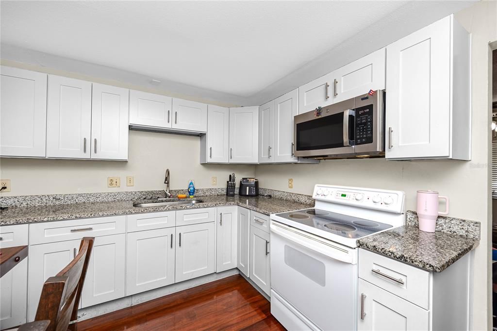 For Sale: $685,000 (5 beds, 0 baths, 1990 Square Feet)