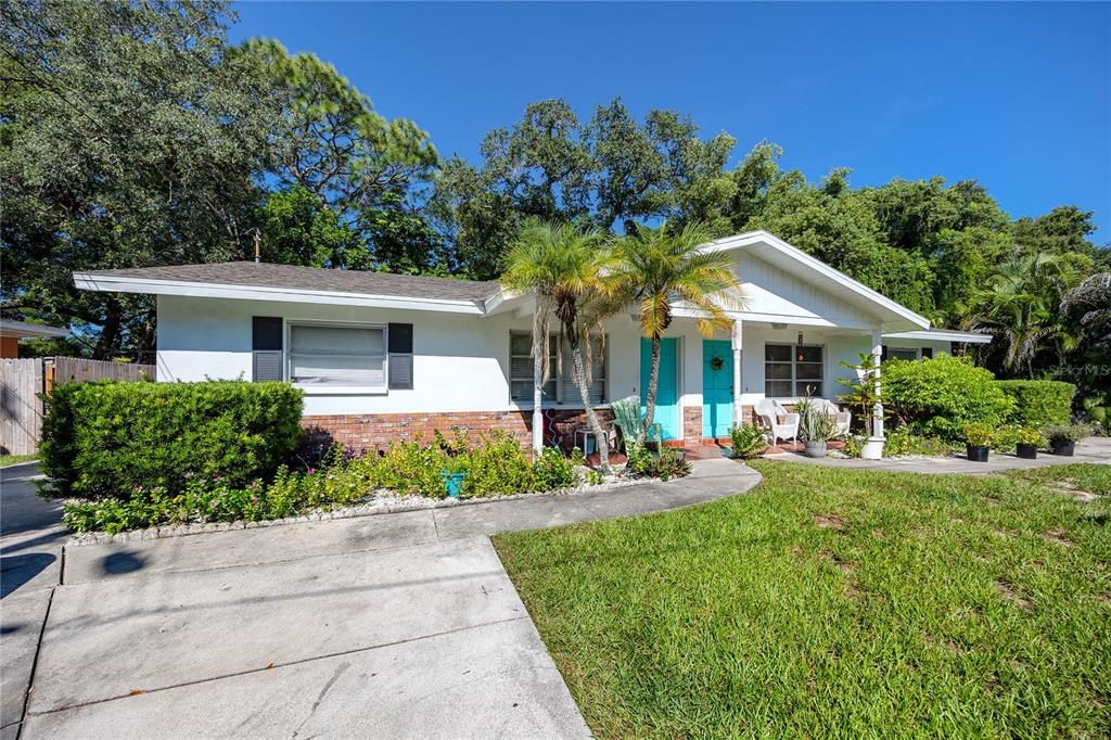 For Sale: $685,000 (5 beds, 0 baths, 1990 Square Feet)