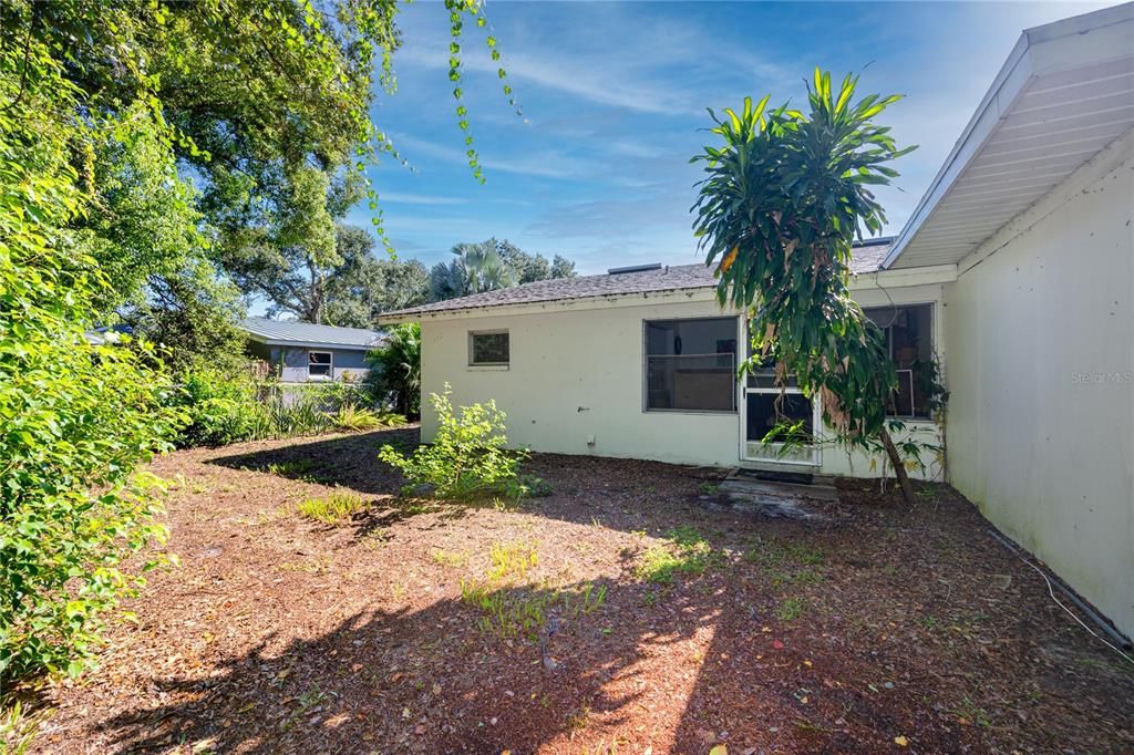 For Sale: $685,000 (5 beds, 0 baths, 1990 Square Feet)