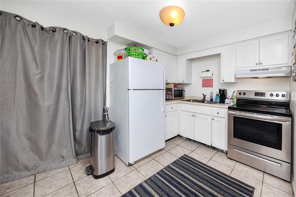For Sale: $685,000 (5 beds, 0 baths, 1990 Square Feet)