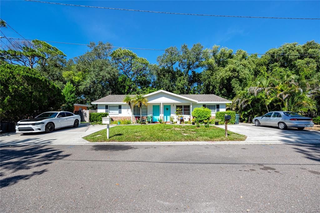 For Sale: $685,000 (5 beds, 0 baths, 1990 Square Feet)
