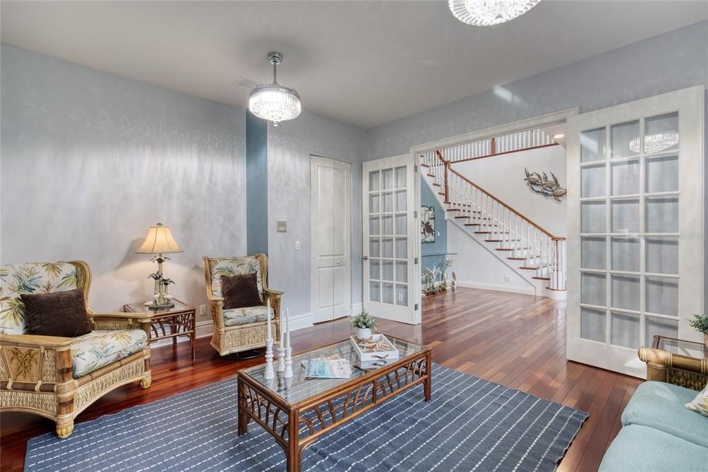 En Venta: $975,000 (4 camas, 4 baños, 4208 Pies cuadrados)
