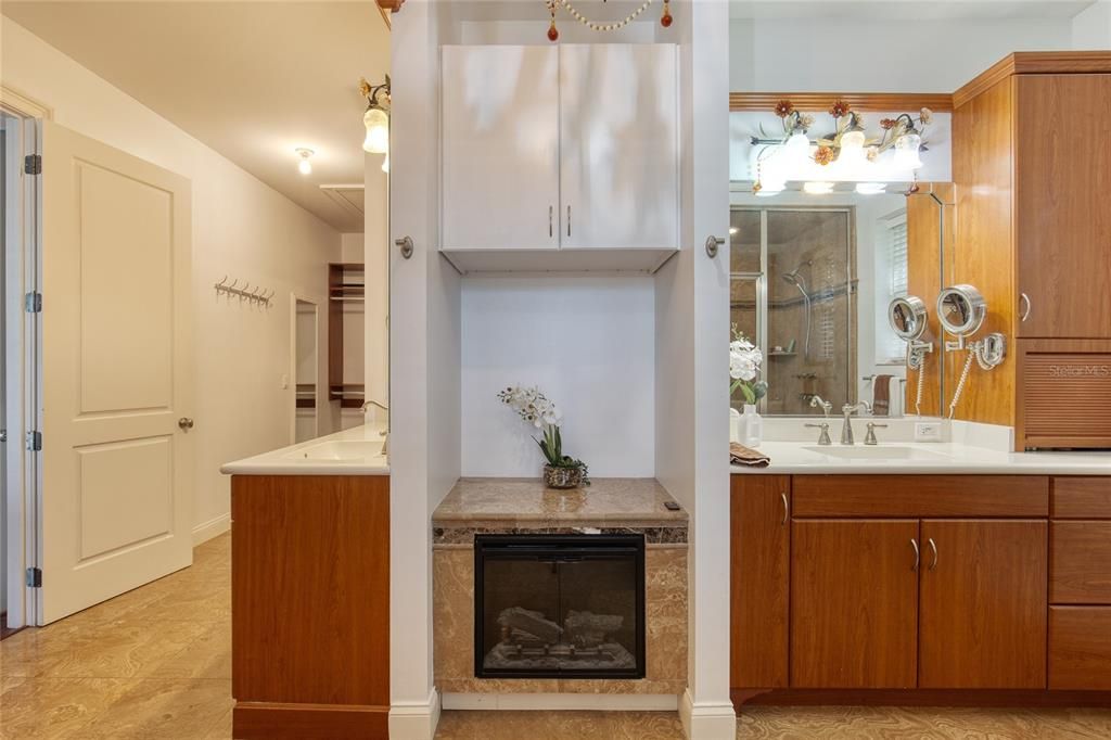 En Venta: $975,000 (4 camas, 4 baños, 4208 Pies cuadrados)