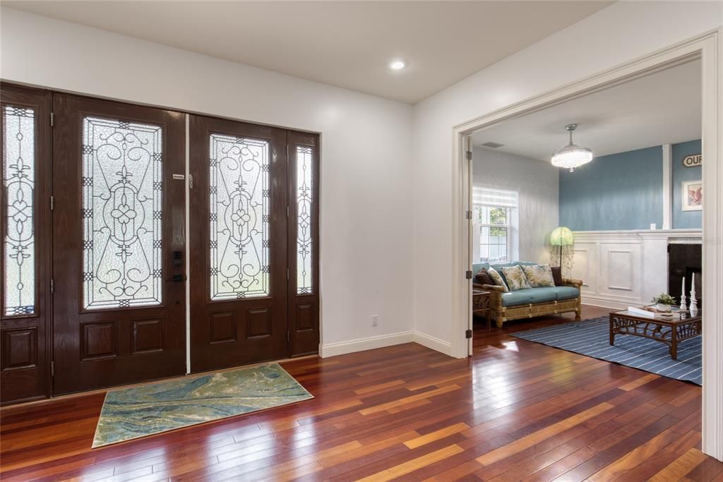 En Venta: $975,000 (4 camas, 4 baños, 4208 Pies cuadrados)