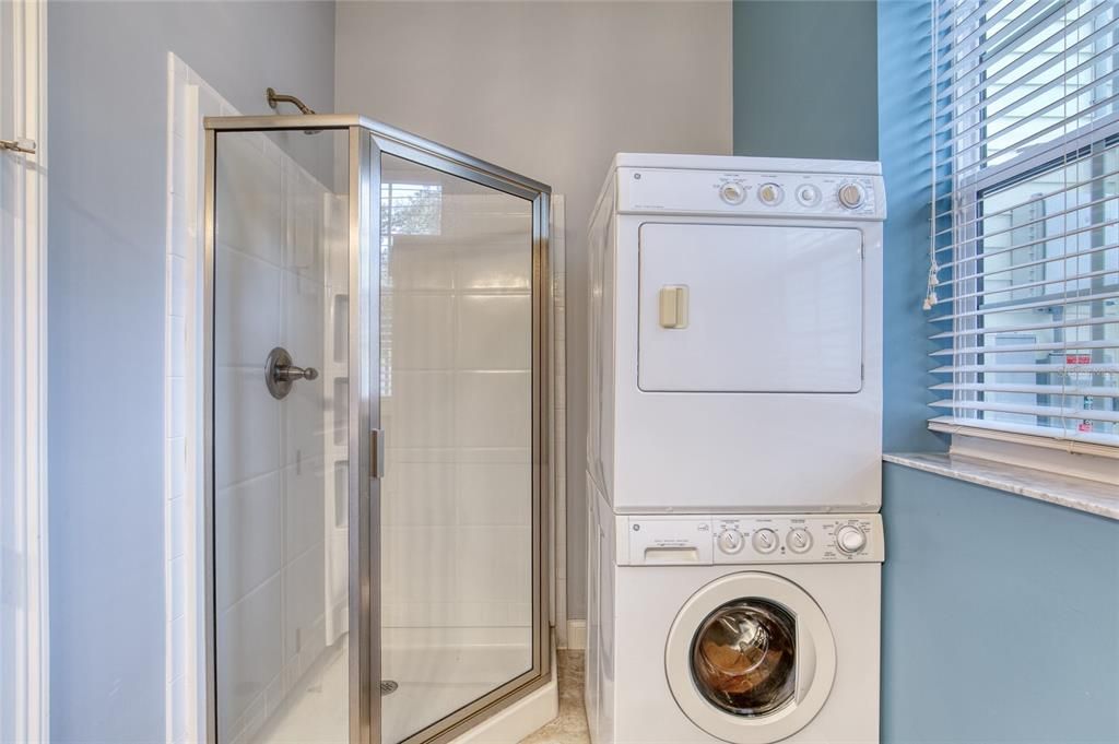 En Venta: $975,000 (4 camas, 4 baños, 4208 Pies cuadrados)