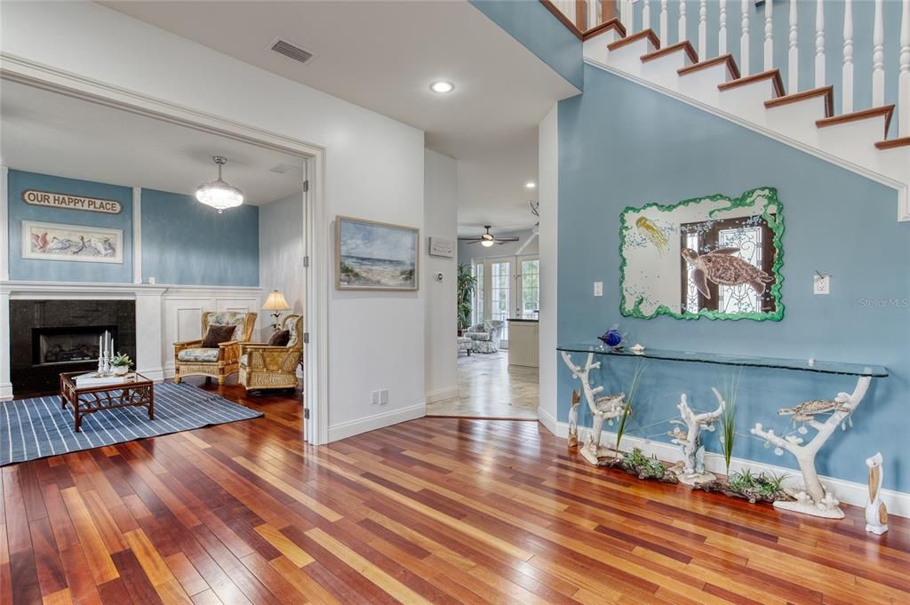 En Venta: $975,000 (4 camas, 4 baños, 4208 Pies cuadrados)