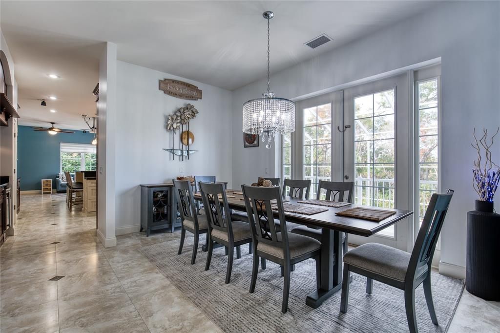En Venta: $975,000 (4 camas, 4 baños, 4208 Pies cuadrados)