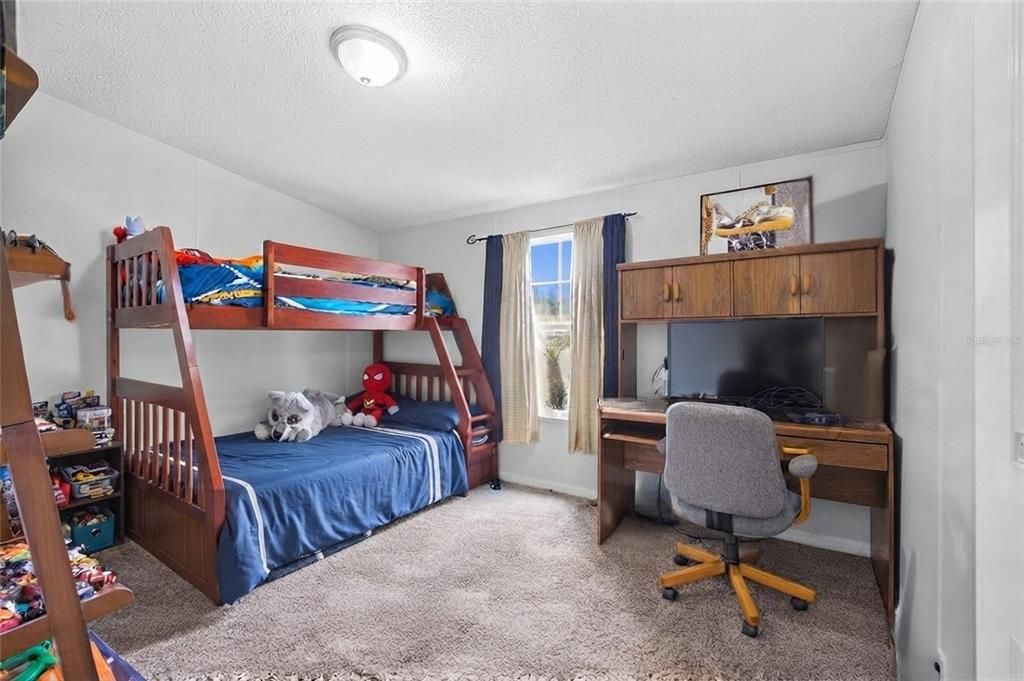 For Sale: $279,900 (3 beds, 2 baths, 1404 Square Feet)