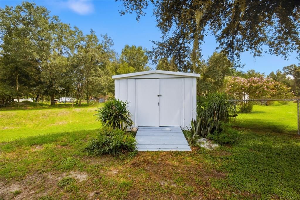 For Sale: $279,900 (3 beds, 2 baths, 1404 Square Feet)