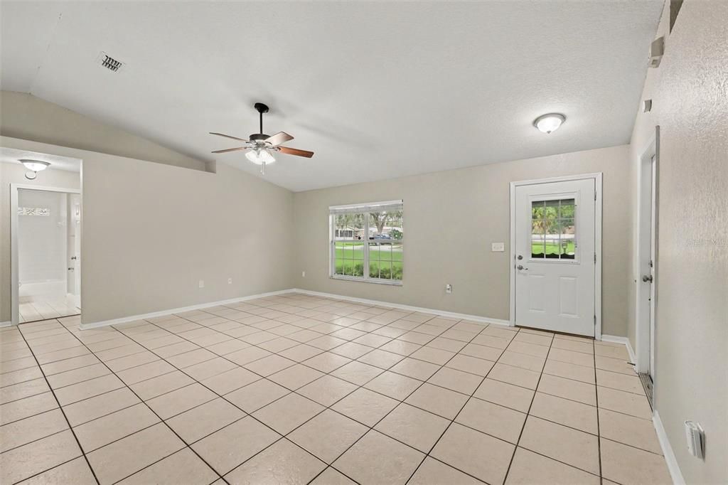 For Sale: $324,900 (3 beds, 2 baths, 1435 Square Feet)
