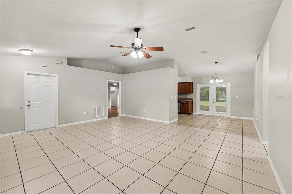 For Sale: $324,900 (3 beds, 2 baths, 1435 Square Feet)