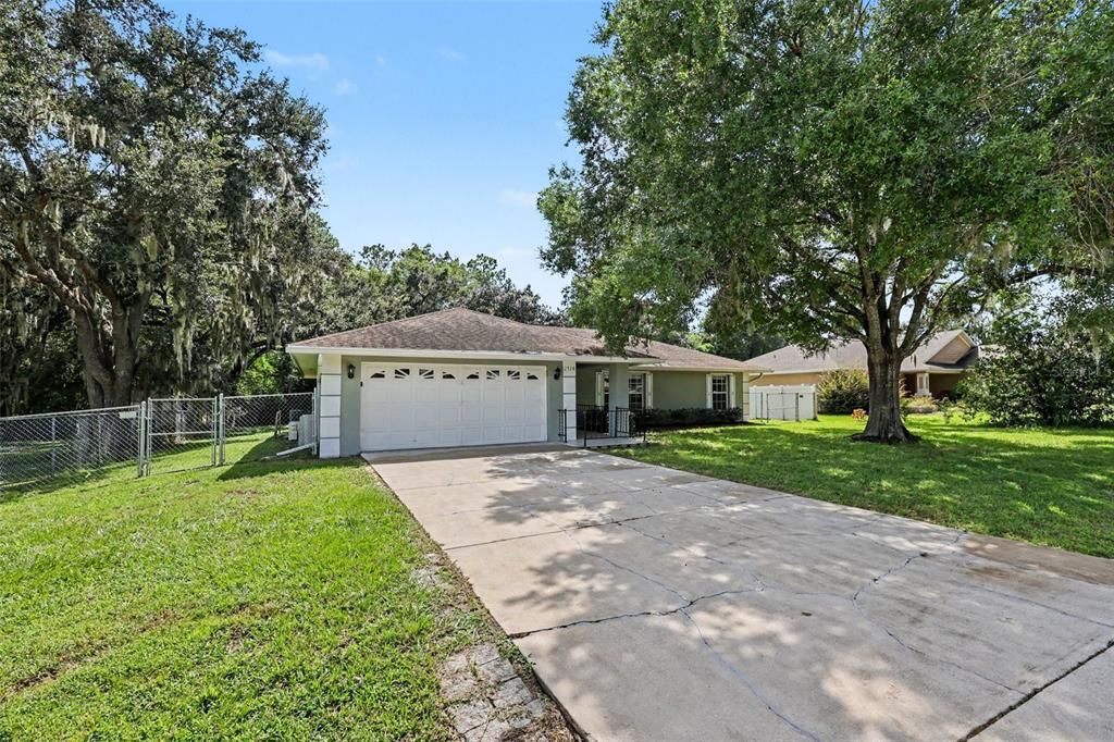For Sale: $324,900 (3 beds, 2 baths, 1435 Square Feet)