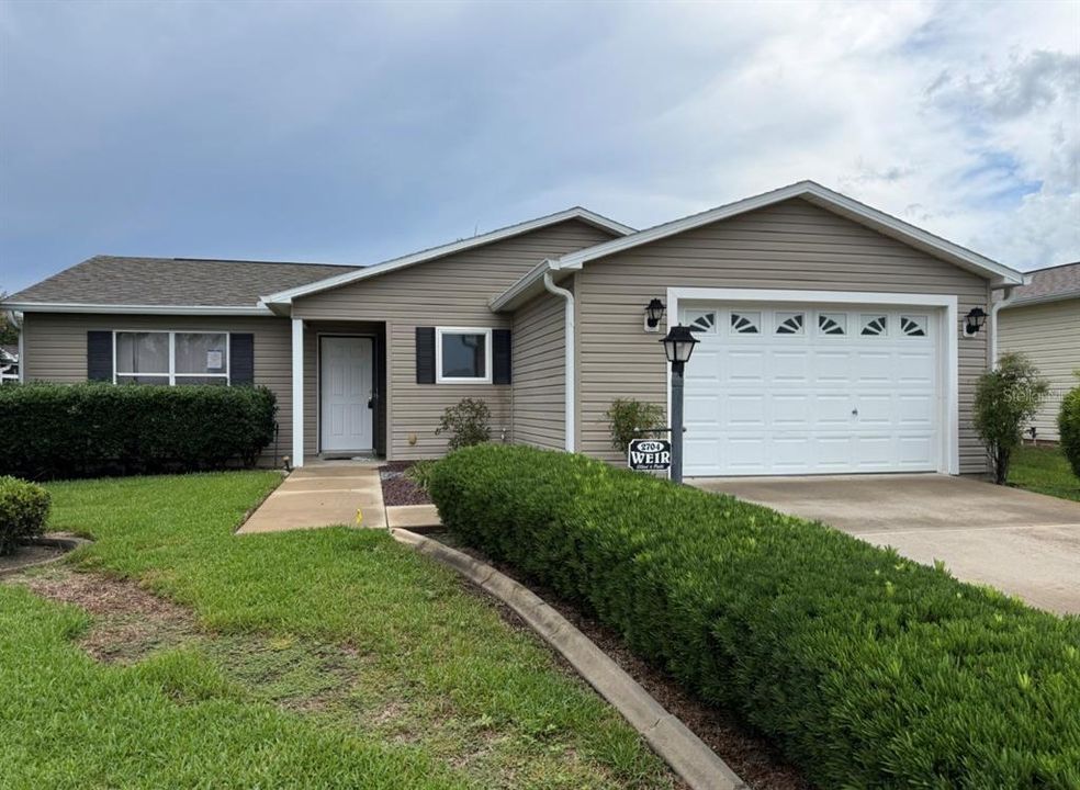 For Sale: $240,000 (3 beds, 2 baths, 1311 Square Feet)