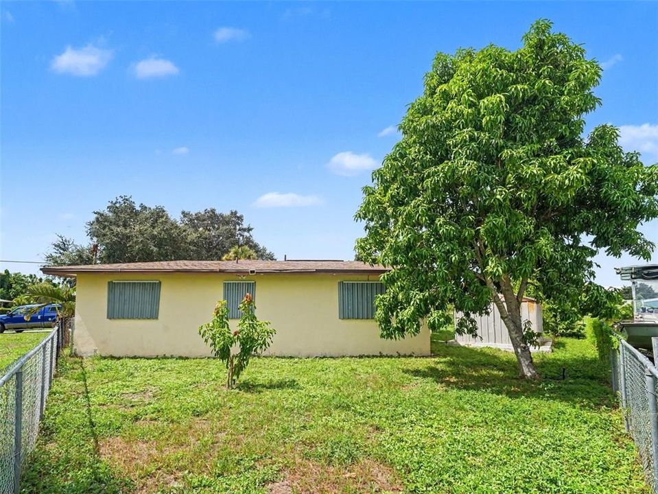 For Sale: $229,900 (3 beds, 2 baths, 1452 Square Feet)