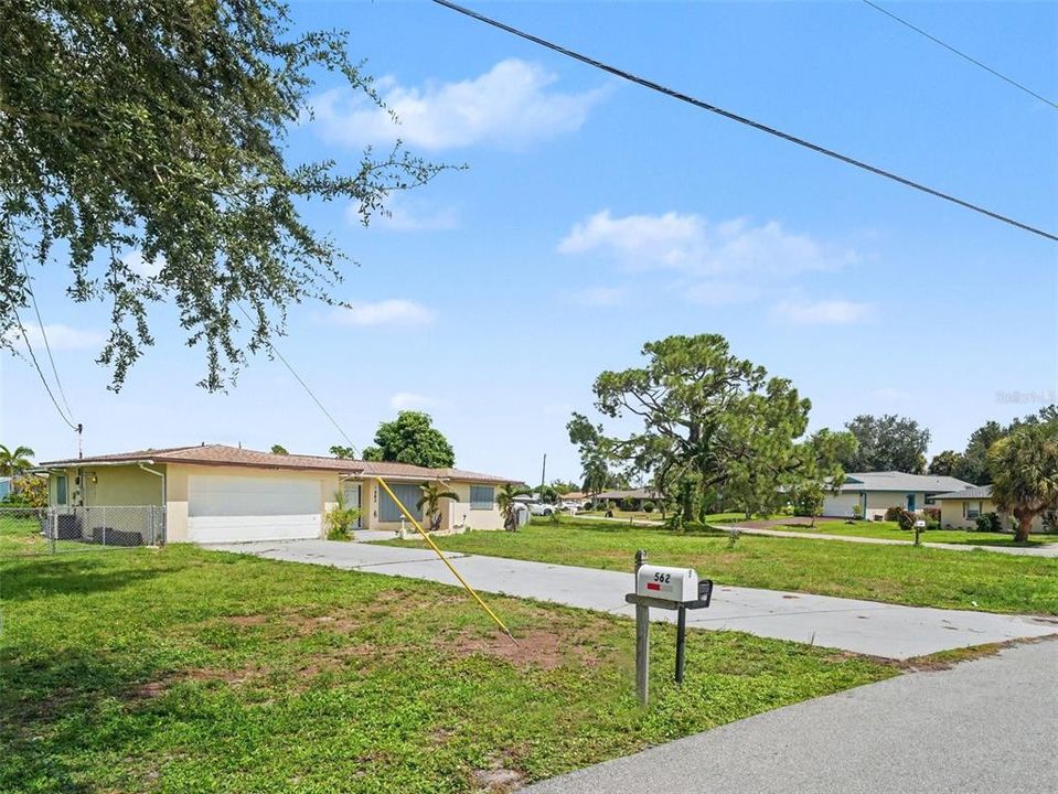 For Sale: $229,900 (3 beds, 2 baths, 1452 Square Feet)