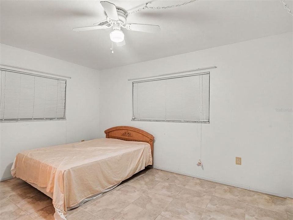 For Sale: $229,900 (3 beds, 2 baths, 1452 Square Feet)