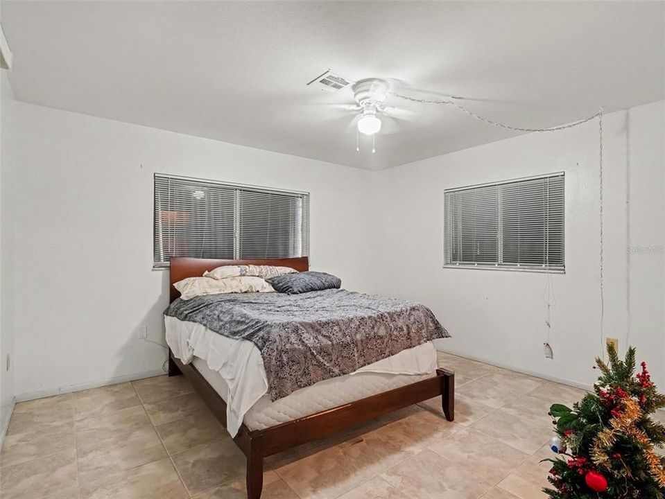 For Sale: $229,900 (3 beds, 2 baths, 1452 Square Feet)