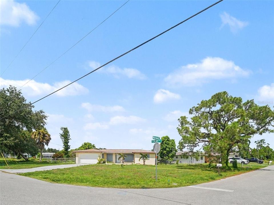 For Sale: $229,900 (3 beds, 2 baths, 1452 Square Feet)