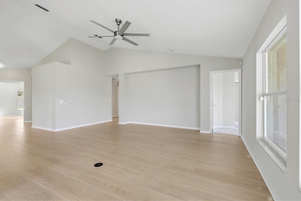 For Sale: $394,900 (3 beds, 2 baths, 2104 Square Feet)