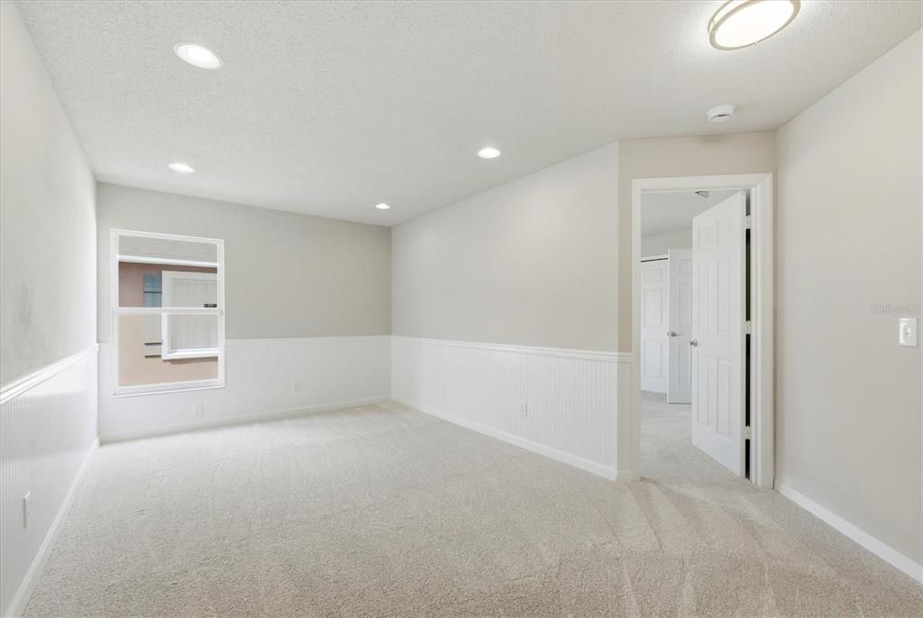 For Sale: $394,900 (3 beds, 2 baths, 2104 Square Feet)