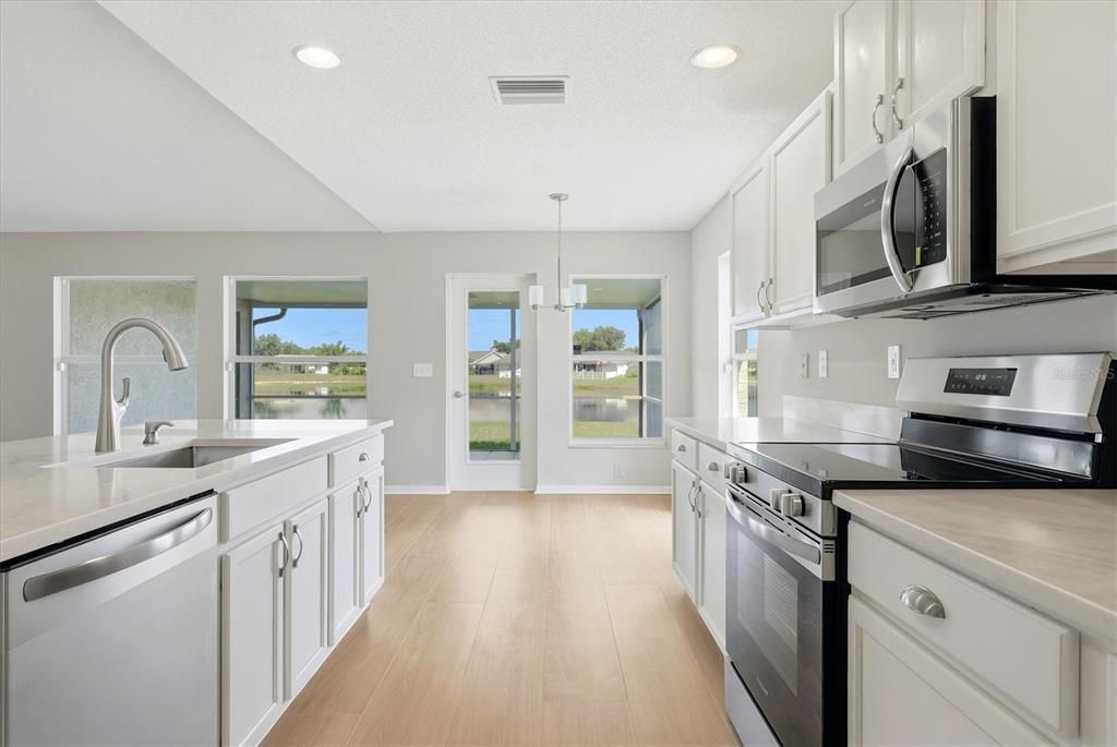 For Sale: $394,900 (3 beds, 2 baths, 2104 Square Feet)