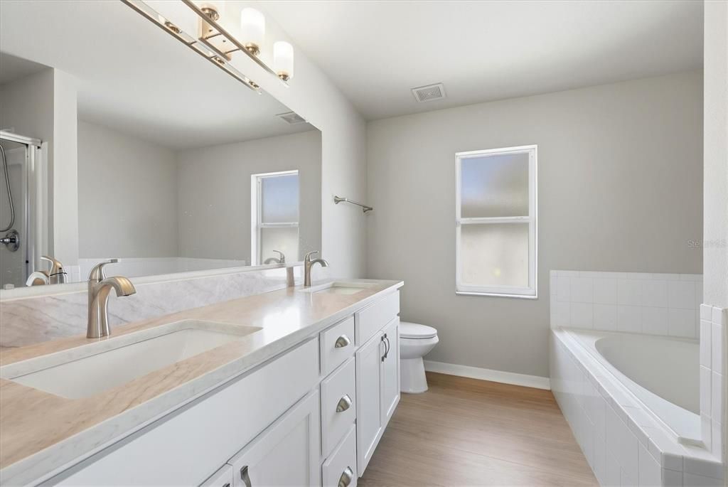 For Sale: $394,900 (3 beds, 2 baths, 2104 Square Feet)