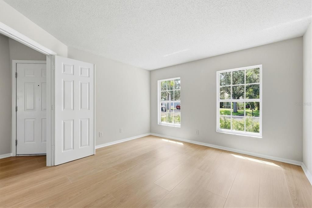 For Sale: $394,900 (3 beds, 2 baths, 2104 Square Feet)