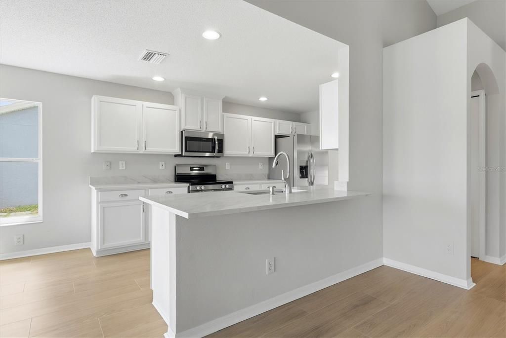 For Sale: $394,900 (3 beds, 2 baths, 2104 Square Feet)