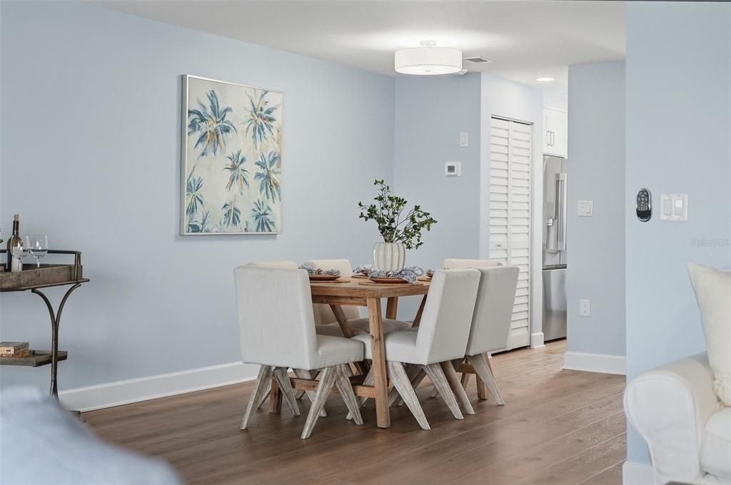 For Sale: $230,000 (1 beds, 1 baths, 1060 Square Feet)