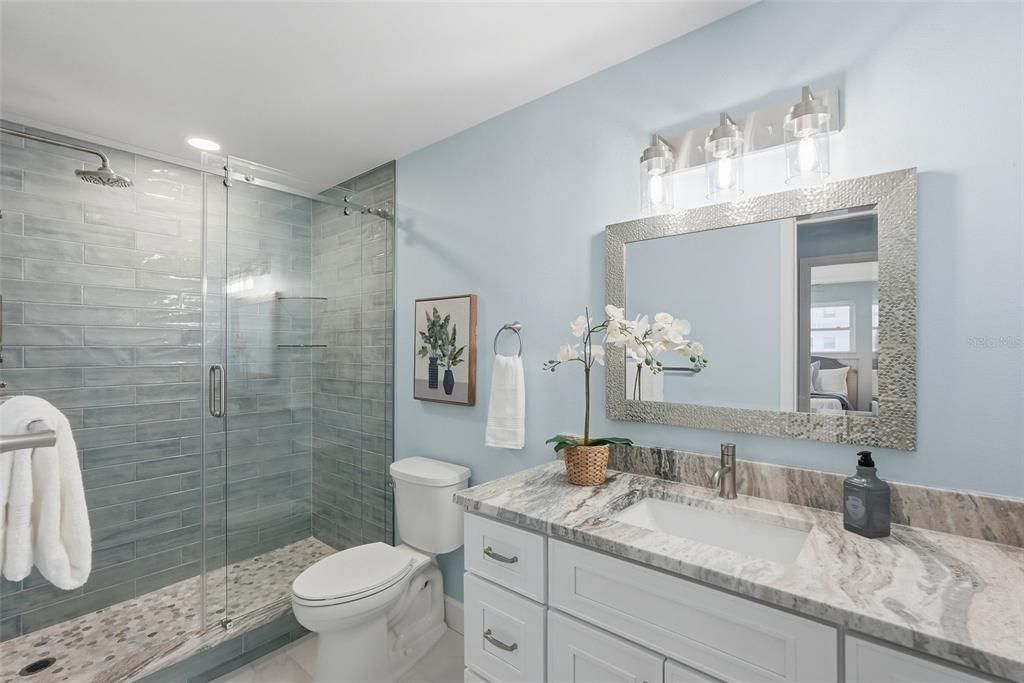 For Sale: $230,000 (1 beds, 1 baths, 1060 Square Feet)