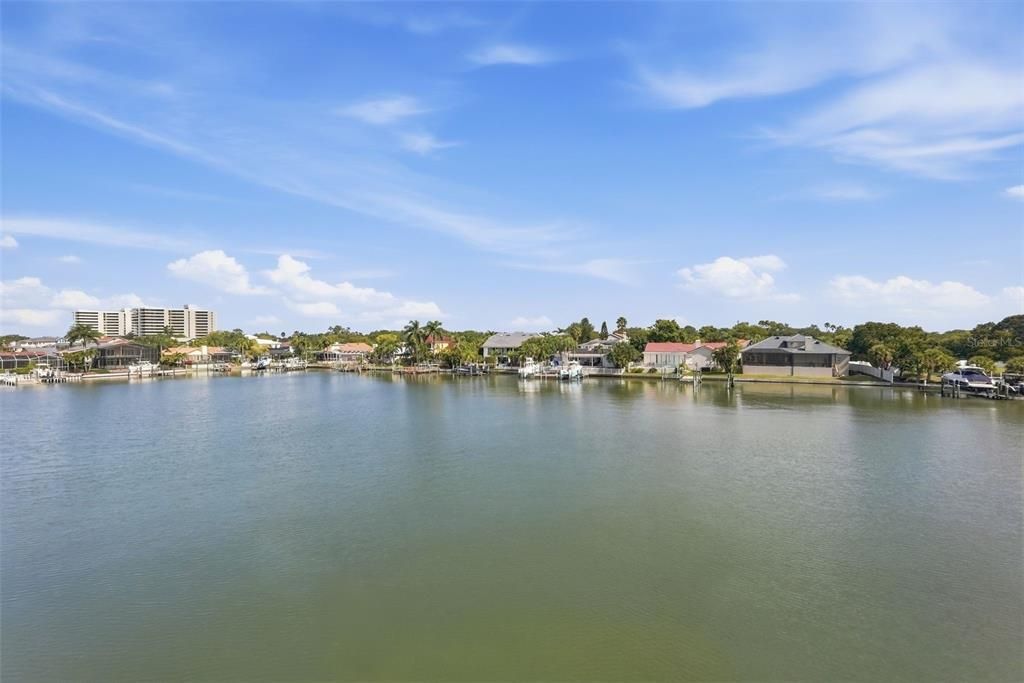 For Sale: $230,000 (1 beds, 1 baths, 1060 Square Feet)