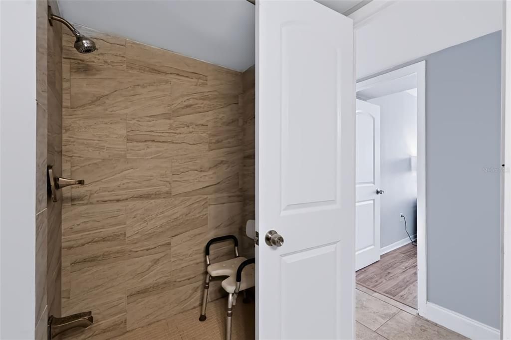 На продажу: $439,000 (2 спален, 2 ванн, 1335 Квадратных фут)
