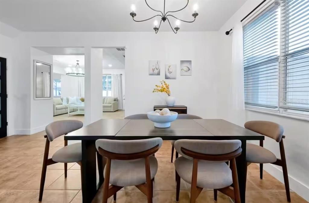 В аренду: $3,750 (5 спален, 3 ванн, 3155 Квадратных фут)