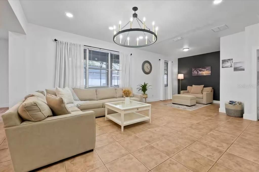 В аренду: $3,750 (5 спален, 3 ванн, 3155 Квадратных фут)