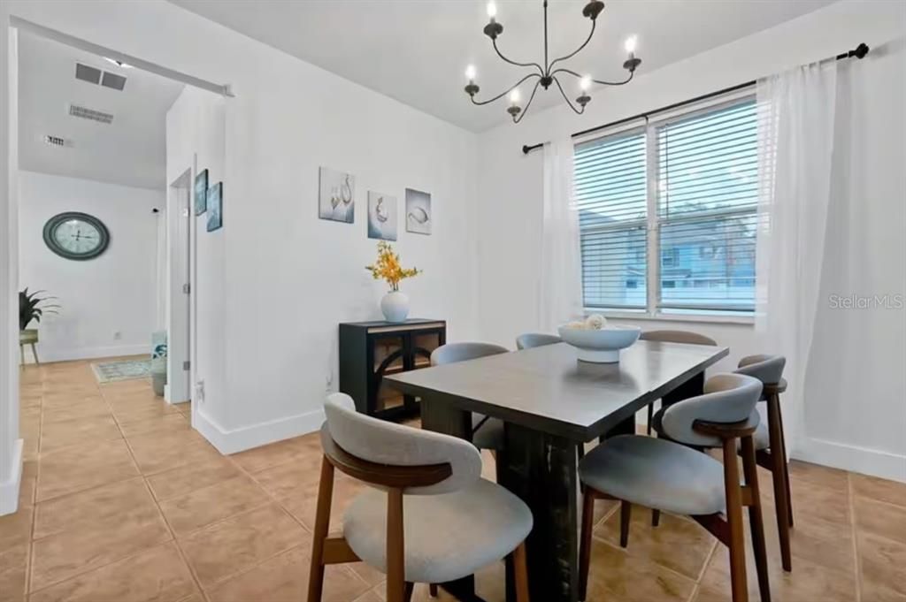 В аренду: $3,750 (5 спален, 3 ванн, 3155 Квадратных фут)