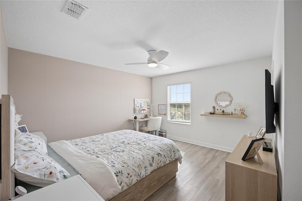 For Rent: $2,800 (3 beds, 2 baths, 1636 Square Feet)