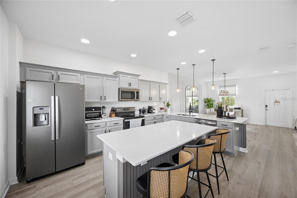For Rent: $2,800 (3 beds, 2 baths, 1636 Square Feet)